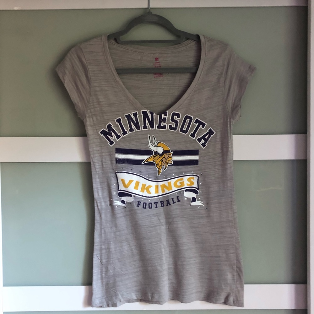 NWOT Minnesota Vikings NFL T-shirt